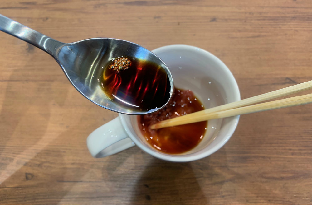醤油を加える